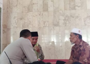 Patroli Sambang Bhabinkamtibmas Polsek Lembursitu Ke Tokoh Agama
