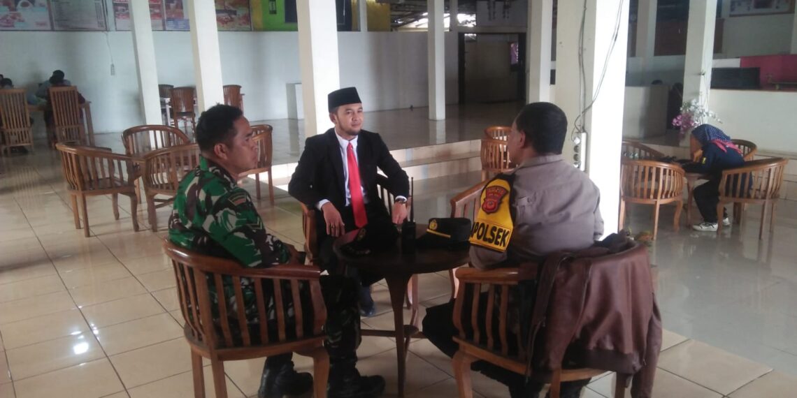 Patroli Rutin Polsek Kadudampit Untuk Dekatkan Dengan Masyarakat