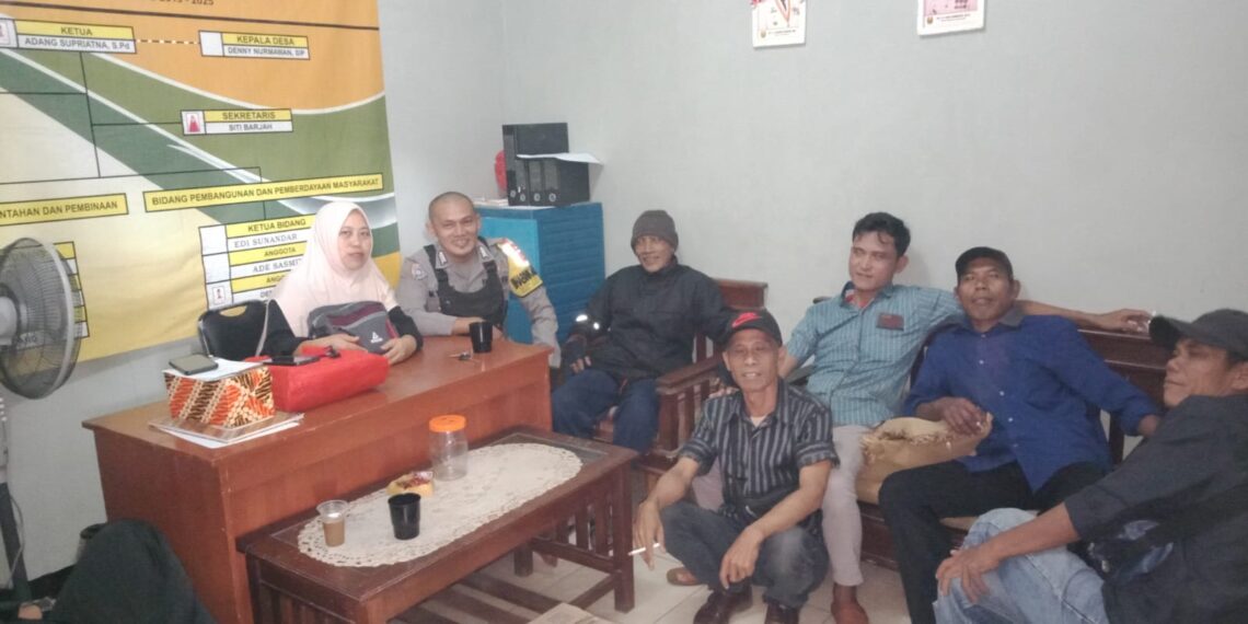 Sampaikan Pesan kamtibmas, Bhabinkamtibmas Polsek Cireunghas Polres Sukabumi Kota Sambangi Para Ketua RW Sampaikan Himbauan Dan Pesan Kamtibmas
