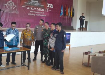 Bhabinkamtibmas Polsek Cisaat Hadiri Pelantikan Anggota PPS