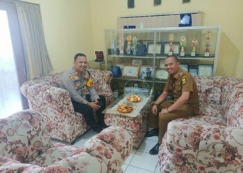 Kapolsek Cisaat jalin Komunikasi dengan Kepala Desa untuk Jaga Kondusifitas Jelang Pemilu 2024