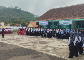 Kapolsek Cireunghas bersama Forkopincam Apel Hari Amal Bhakti (HAB) Ke 78 Kementrian Agama Republik Indonesia Tahun 2024 Tingkat Kecamatan Cireunghas