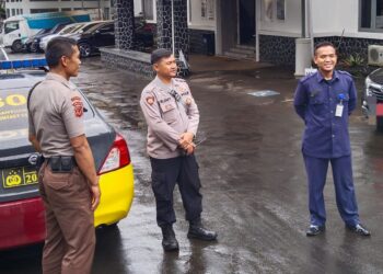 Antisipasi Gangguan Kamtibmas, Samapta Polsek Cikole Laksanakan Patroli Dialogis