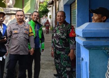 Bhabinkamtibmas Polsek Cikole dan Babinsa Laksanakan Patroli Sinergitas