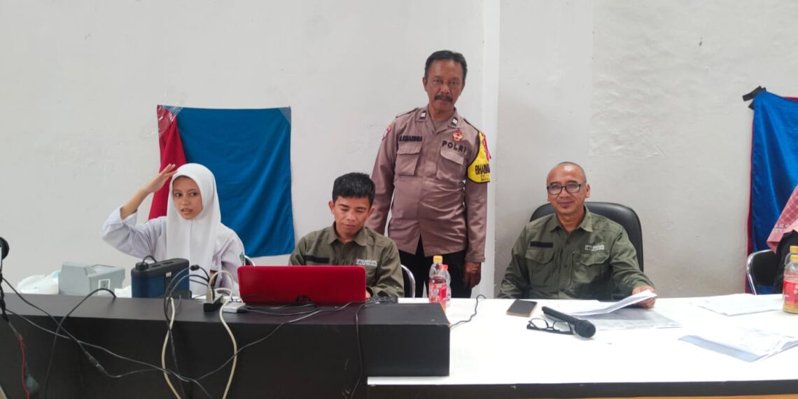 Silaturahmi Kamtibmas Bhabinkamtibmas Polsek Cisaat Sambangi warganya