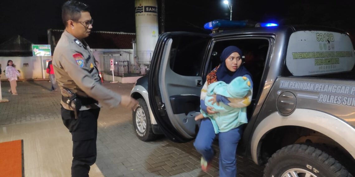 Responsif Polsek Kebon Pedes Bantu Antarkan Balita 5 (lima) Bulan Yang Sakit