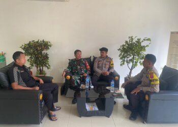 Sinergitas TNI-POLRI Bhabinkamtibmas Babinsa Kelurahan   Citamiang melaksanakan Sambang Warga Binaan.