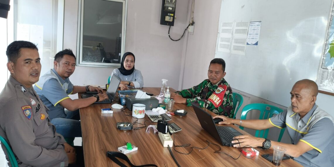 Dekati warga Babinkamtibmas bersinergi dengan Babinsa Sambangi Warga dan Berikan Imbauan Kamtibmas