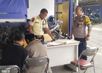 Jaga Kamtibmas, Bhabinkamtibmas Polsek Cikole Laksanakan Sambang Dengan Satpam