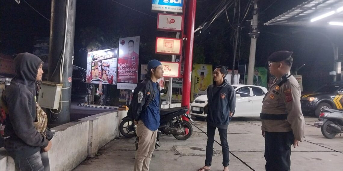 Cegah Terjadi Curanmor Polsek Gunungpuyuh Sampaikan Pesan Pada Petugas Parkir