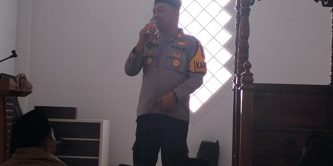 Kapolsek Cisaat Laksanakan Safari Jumat Keliling Berikan Pesan Kamtibmas