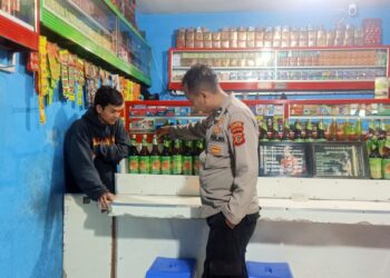 Ciptakan Sitkamtibmas yang aman dan kondusif, Anggota polsek Sukalarang laksanakan Patroli miras