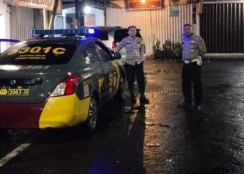 Pantau Wilayah, Unit Samapta Polsek Cikole Laksanakan Patroli Malam