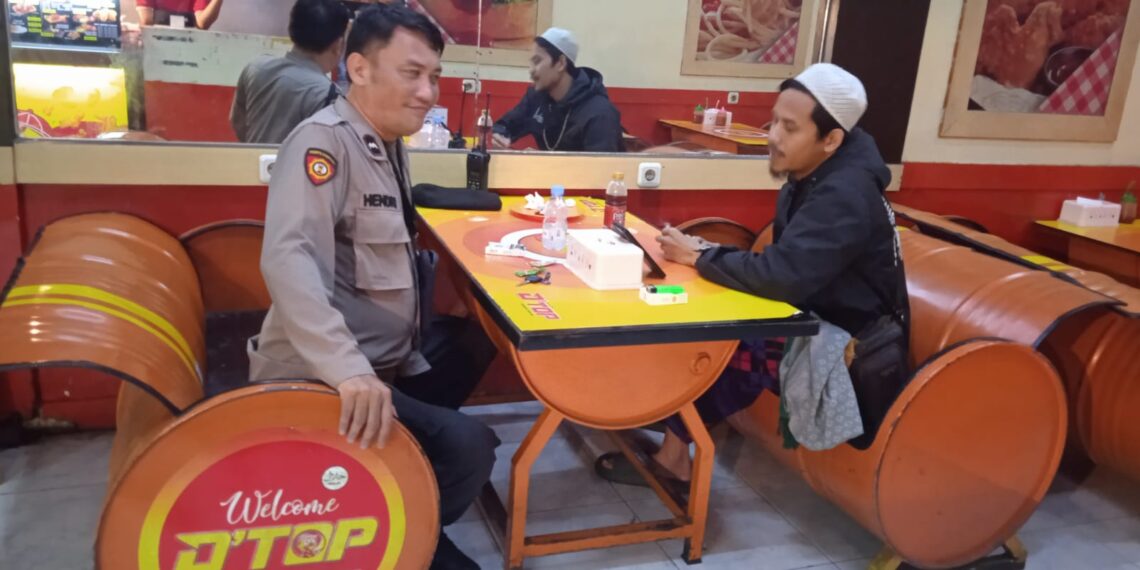 Antisipasi Gukamtibmas, anggota patroli  Polsek Warudoyong Polres Sukabumi Kota Gencar Laksanakan Patroli Malam Hari