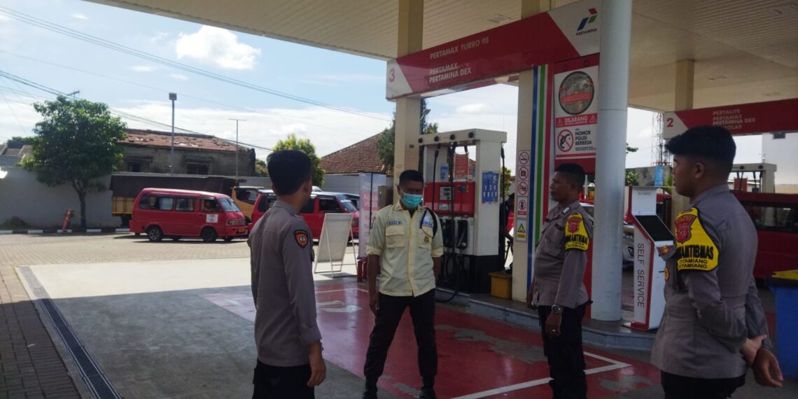 Guna Ciptakan Wilayah yang Aman dan Kondusif, Polsek Citamiang Patroli Dialogis dengan Sambangi Warga
