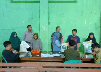 Kompak, Polisi dan TNI Laksanakan Monitoring Pembagian Bantuan Pangan Nasional