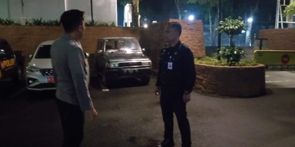 Pantau Keamanan Hotel, Polsek Gunungpuyuh Patroli Malam Ke Hotel Santika Sukabumi