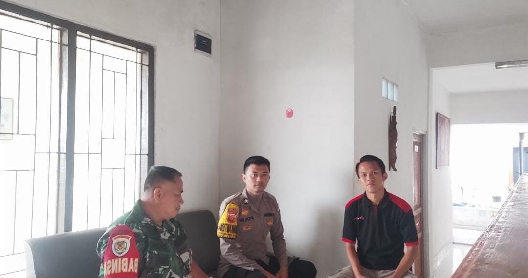 Memasuki Musim Hujan, Senergitas TNI – Polri Bhabinkamtibmas Himbau Warga Waspada Bencana Alam
