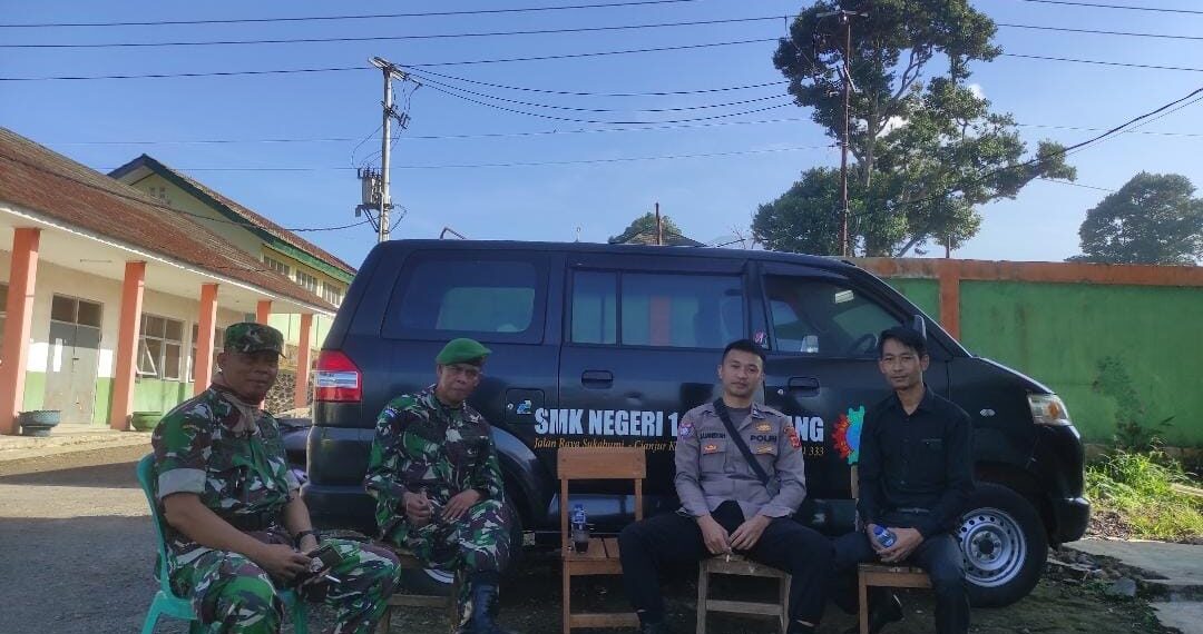 Senergitas TNI – Polri Duduk Bersama Warga, Bhabinkamtibmas Ajak Warganya untuk Bersama-sama Jaga Situasi Kamtibmas yang Kondusif