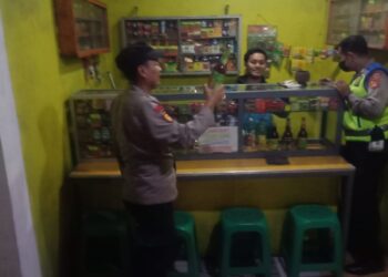 Ciptakan Sitkamtibmas yang Aman dan Kondusif, Anggota Polsek Sukalarang Laksanakan Patroli Miras