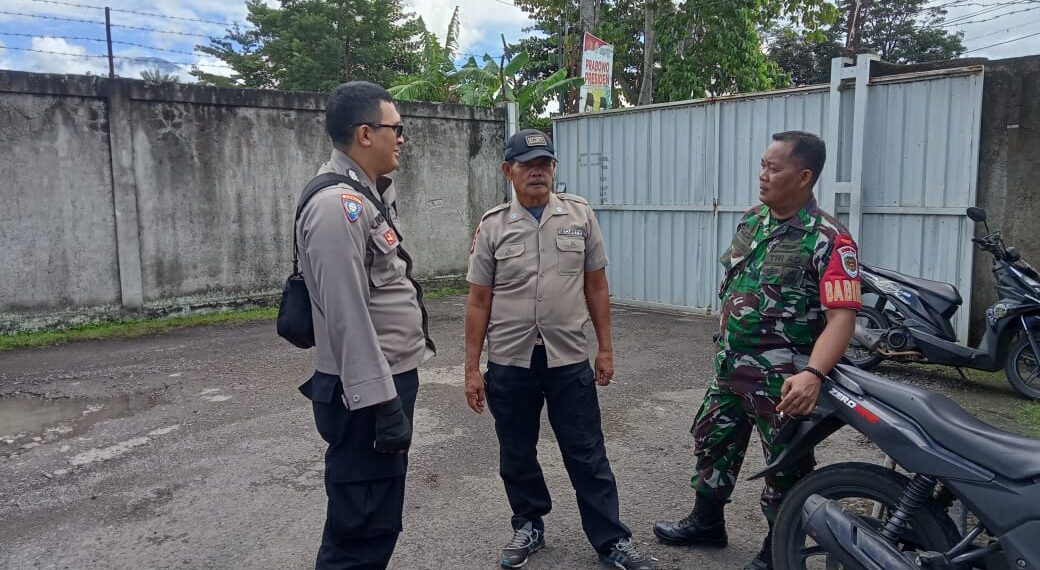 Perkuat Sinergitas TNI-Polri, Bhabinkamtibmas Bersama Babinsa Sambangi Warga Binaan