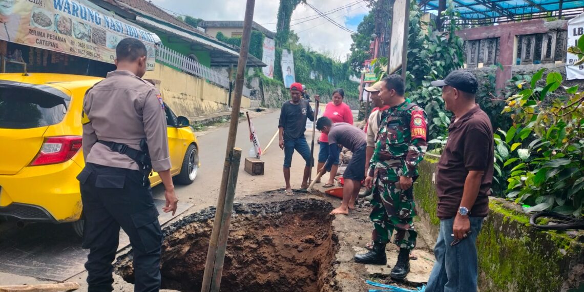 Sinergitas TNI-POLRI Bhabinkamtibmas Kel. Gedongpanjang bersama Babinsa melaksanakan Sambang Warga Binaan