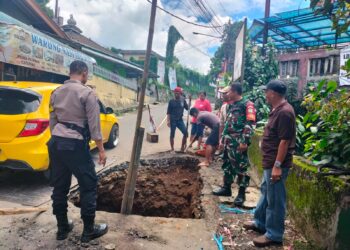 Sinergitas TNI-POLRI Bhabinkamtibmas Kel. Gedongpanjang bersama Babinsa melaksanakan Sambang Warga Binaan