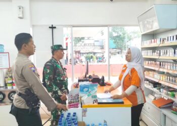 Sinirgitas TNI-POLRI Bhabinkamtibmas bersama  Babinsa Kelurahan Tipar Sambang Warga Binaan