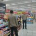 Polsek Sukalarang Patroli Toko Minimarket dan Dialogis dengan Karyawan