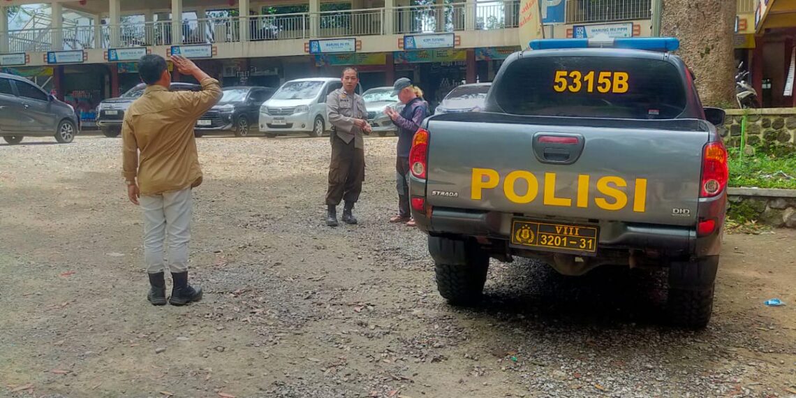 Personil Polsek kadudampit Melaksanakan giat Patroli di tempat wisata situgunung