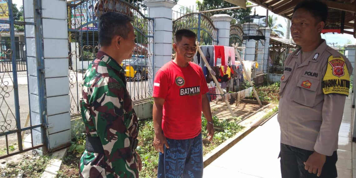 Bhabinkamtibmas Bersinergi dengan Babinsa Sambangi Warga Untuk Tingkatkan Harkamtibmas