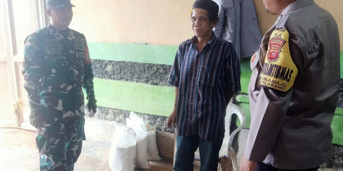 Memasuki Musim Hujan, Senergitas TNI – Polri Bhabinkamtibmas Himbau Warga Waspada Bencana Alam