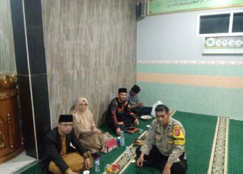 Bhabinkamtibmas Polsek Lembursitu Hadiri Isra Miraj Nabi Muhamad SAW