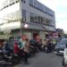 Antisipasi Kemacetan Pagi, Personil Polsek Sukalarang Melaksanakan Gatur Lalin Saat Jam Masuk Karyawan