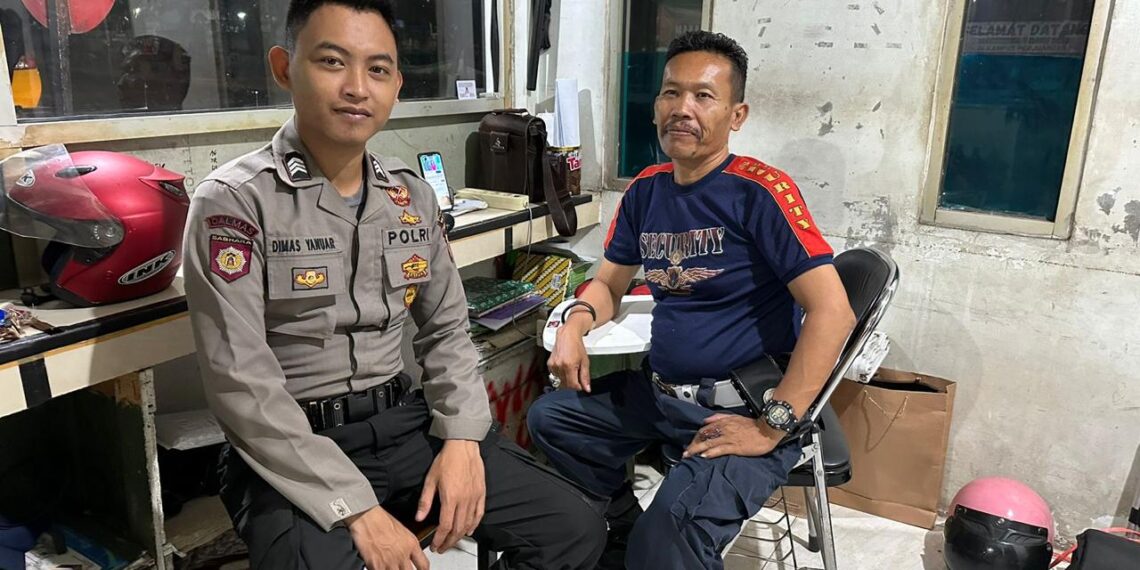 Patroli Malam Dilaksanakan Personil Polsek Cisaat  antisipasi Kerawanan Malam hari