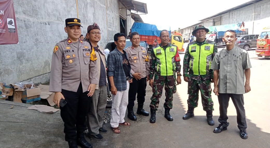 Polsek Kebon Pedes Melaksanakan Pengawalan dan Pengamanan Pendistribusian Logistik Pemilu ke PPK Kebon Pedes