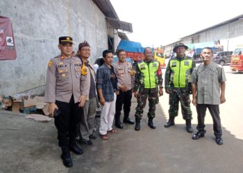 Polsek Kebon Pedes Melaksanakan Pengawalan dan Pengamanan Pendistribusian Logistik Pemilu ke PPK Kebon Pedes