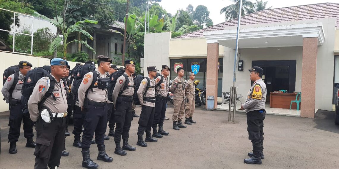 Amankan pemungutan suara, Polsek cireunghas siagakan 18 personil di 112 TPS