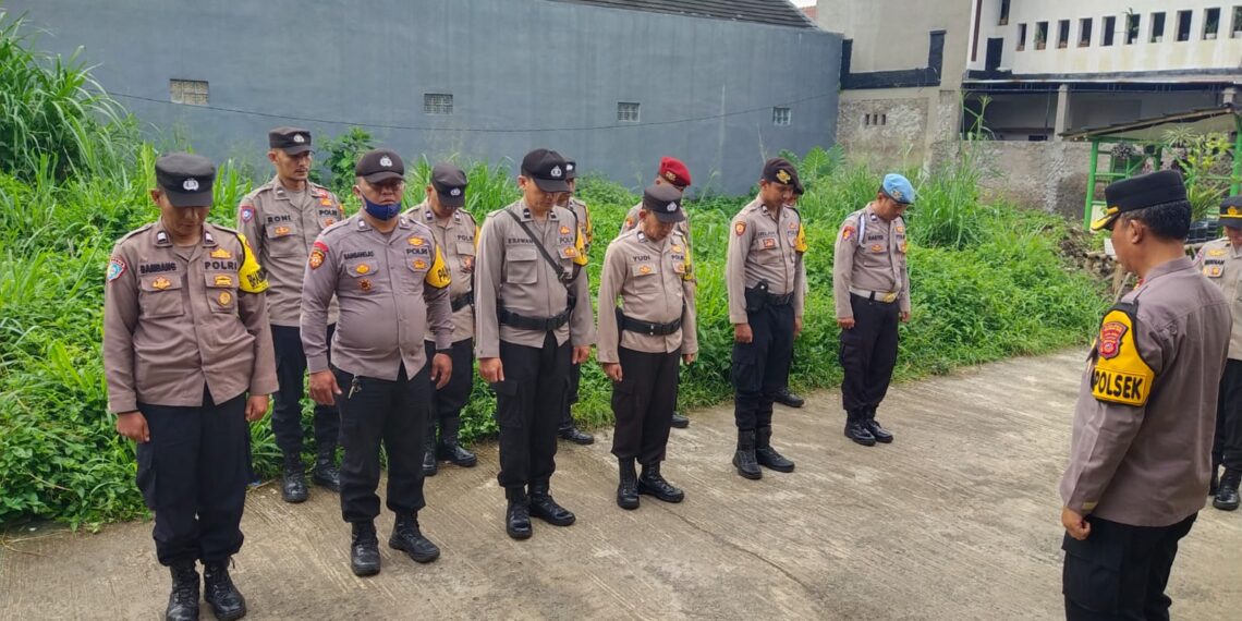 Polsek Baros Gelar Apel Kesiapan Personil PAM TPS Di Wilayah Kecamatan Baros