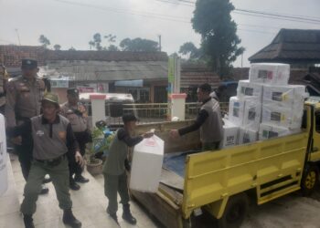 Polsek Sukaraja Lakukan Pengamanan dan Pengawalan Logistik Pemilu 2024