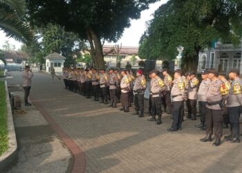 Kapolsek Cisaat Pimpin Apel Kesiapan Pengamanan TPS Pemilu 2024