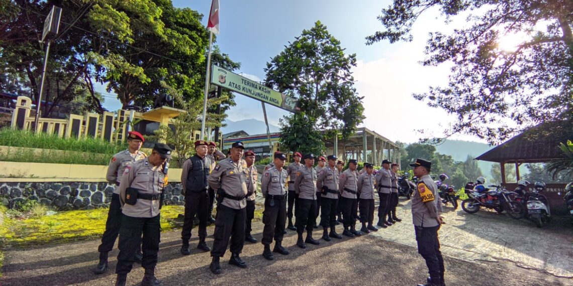 Polsek Kadudampit Gelar Apel Kesiapan Personil Pam TPS di Wilayah Kecamatan Kadudampit