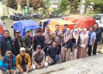 Personil Polsek Kadudampit Kawal Pergeseran Kotak Suara  dari PPK ke KPPS sekecamaan Kadudampit