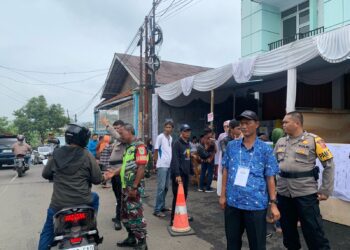 Amankan Pemungutan Suara, Ratusan Polisi di Sukabumi Siaga di TPS