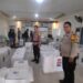 Perhitungan Surat Suara Selesai, Personil Polsek Kebon Pedes Kembali Mengawal Surat Suara dari TPS ke PPS Desa Cikaret