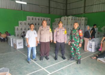 Kapolsek Gunungguruh Kontrol Gudang Logistik Pemilu 2024 di Gudang PPK Kecamatan Gunungguruh