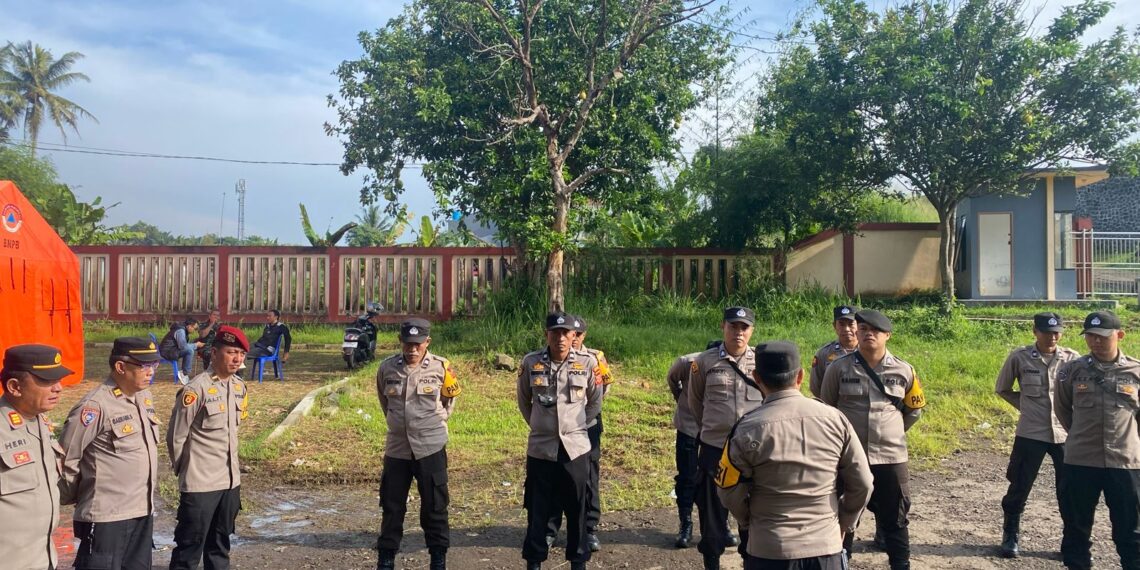 Polsek Warudoyong Laksanakan Apel pengamanan Di Gudang Logistik PPK Kecamatan Warudoyong