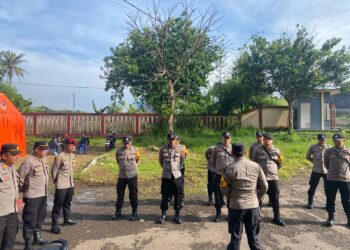 Polsek Warudoyong Laksanakan Apel pengamanan Di Gudang Logistik PPK Kecamatan Warudoyong