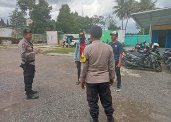 Anggota Polsek Lembursitu Himbau Juru Parkir Wisata Selalu Waspada Kriminal