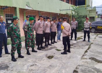 Kapolsek Cikole Pimpin Pengamanan Rapat Pleno Di PPK Kecamatan Cikole